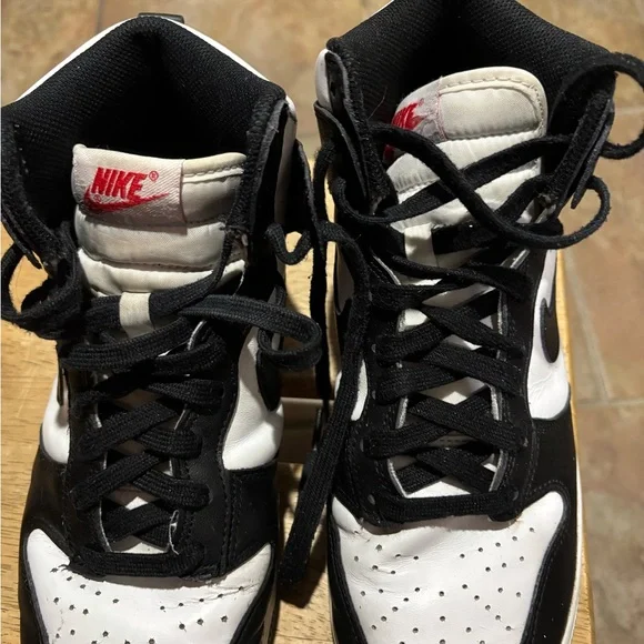 Nike Black and White High-Tops with Red Accents - Picture 12 of 12